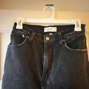 NWOT Abercrombie & Fitch Ankle Straight Ultra High Rise Mom Dad Jeans Black